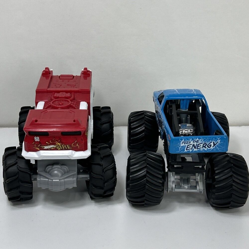 Hot Wheels Monster Jam Truck 1:24 Set Blue Thunder 5 Alarm Set READ - Picture 3 of 6